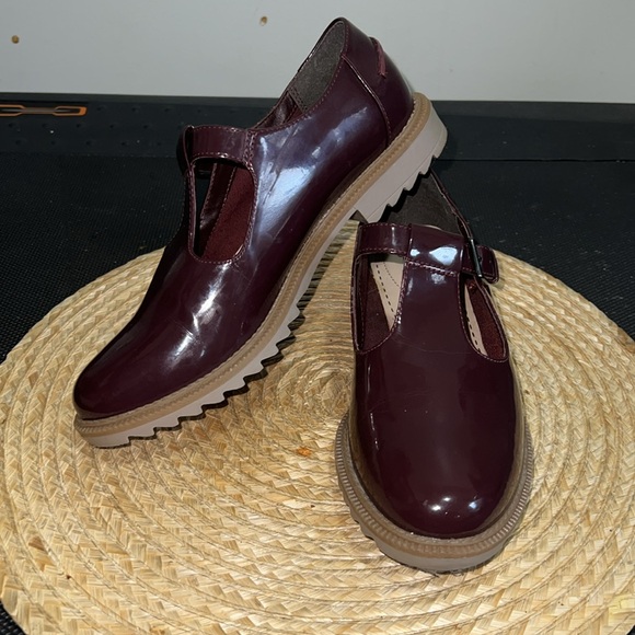 Clarks Patent Leather Academia Loafer Size 7.5 - Picture 9 of 12